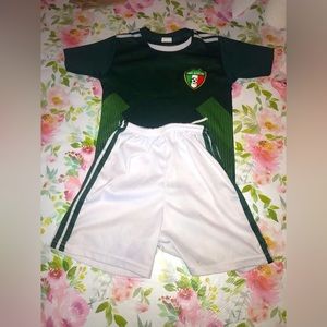 Mexico soccer jersey & shorts kids size 5